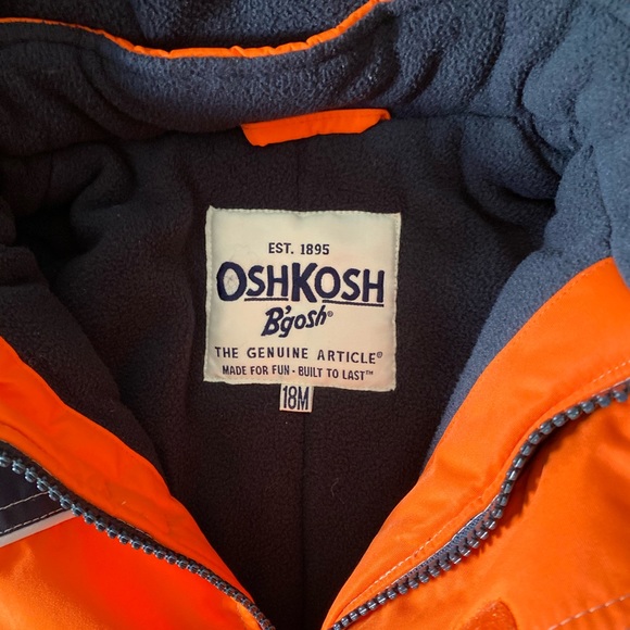 Carter’s OshKosh 2 Piece Snowsuit - Picture 4 of 7